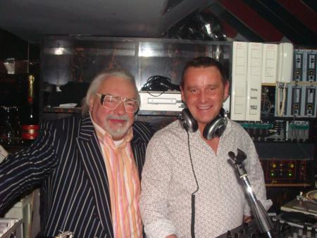 Le Carr� Blanc avec DJ Chico & DJ Jeam le 15 novembre